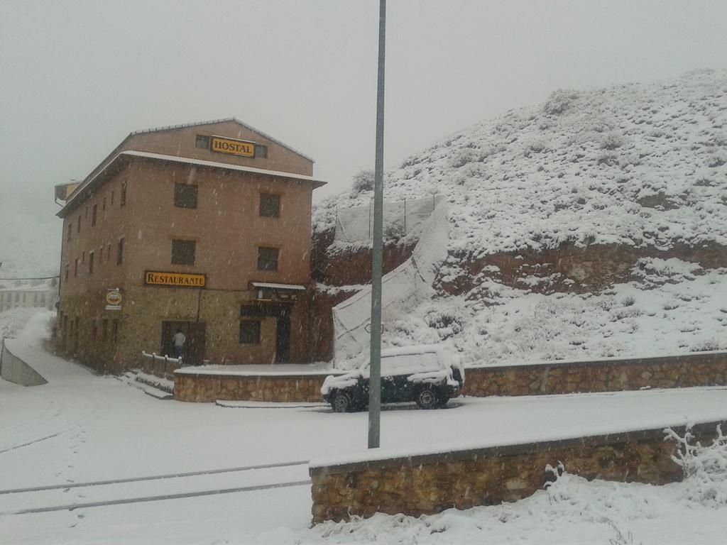 Hostal El Olmo Camarena de la Sierra Zewnętrze zdjęcie