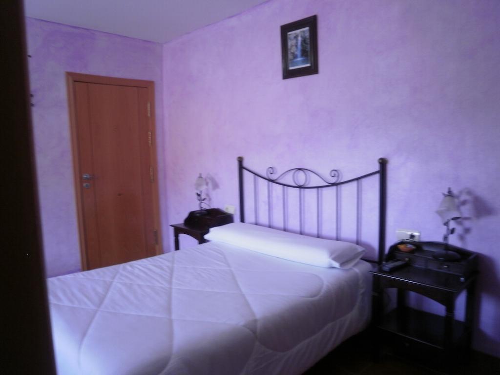 Hostal El Olmo Camarena de la Sierra Pokój zdjęcie